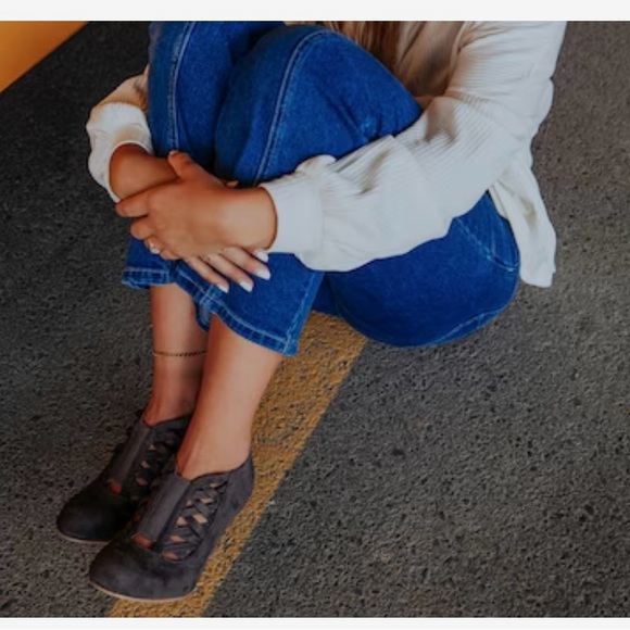 Journee Collection Piper in size 7.5 black. - Picture 2 of 8